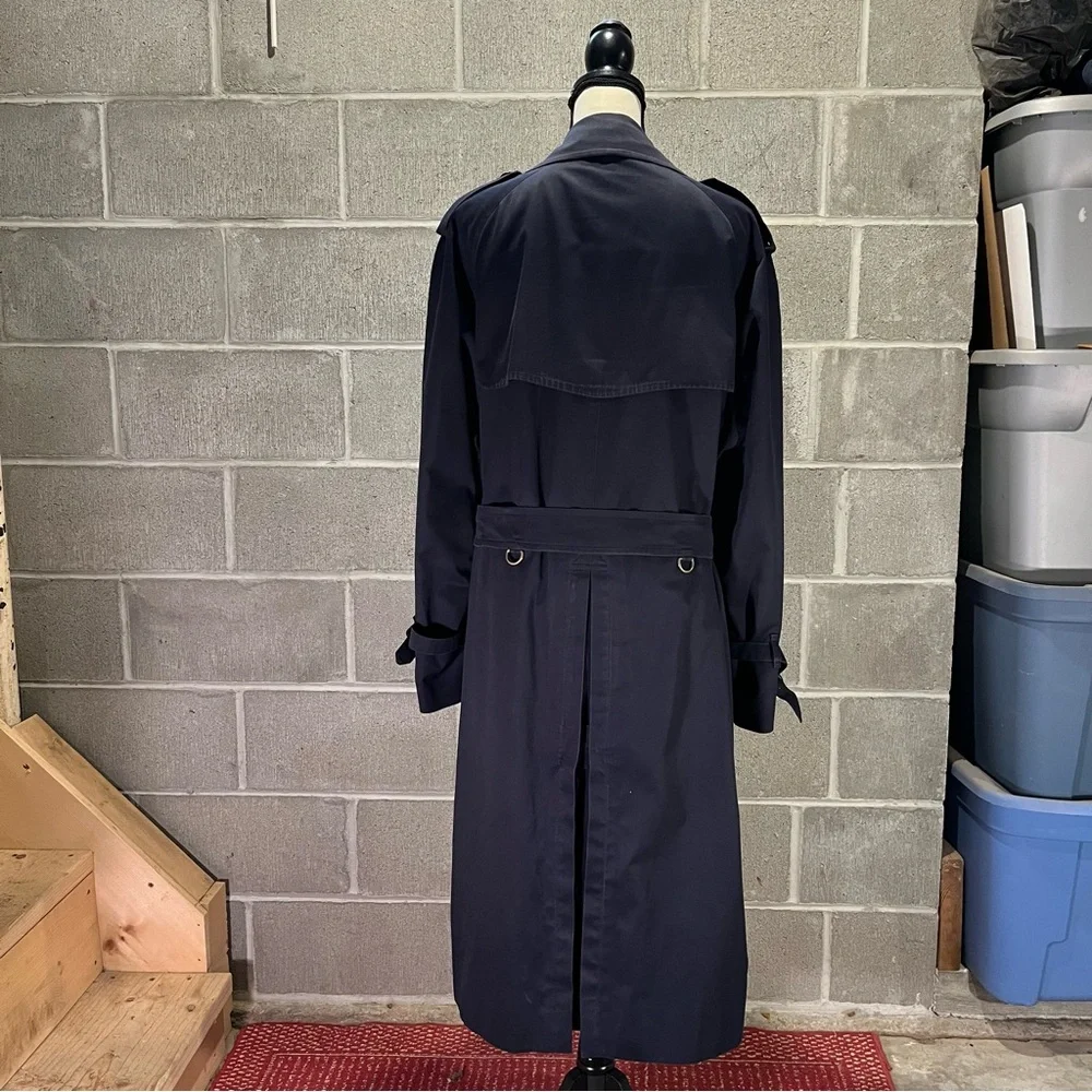 Burberry trench coat. - Picture 6 of 14